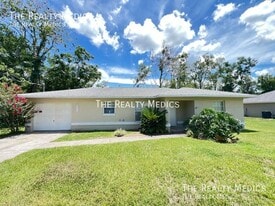 13775 SE 41st Ct in Summerfield, FL - Building Photo