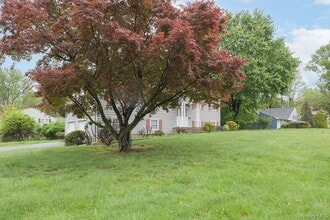 12 Gerken Dr in Clarkstown, NY - Building Photo - Building Photo