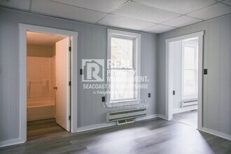 27 Rochester St in Berwick, ME - Building Photo - Building Photo