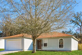 1597 Twin Oak Dr W in Middleburg, FL - Building Photo - Building Photo