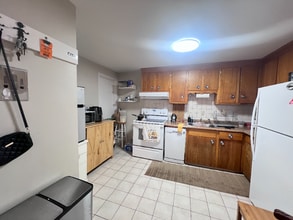 35 Montvale Ave in Woburn, MA - Foto de edificio - Building Photo