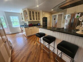 23 Hardscrabble Rd in North Salem, NY - Foto de edificio - Building Photo