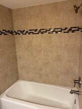 2469 Twin Dr, Unit 23 in Sarasota, FL - Foto de edificio - Building Photo