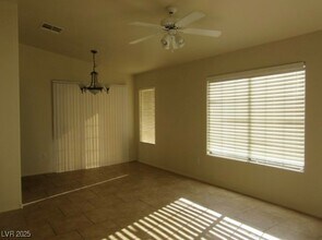 7295 Diamond Canyon Ln in Las Vegas, NV - Building Photo - Building Photo