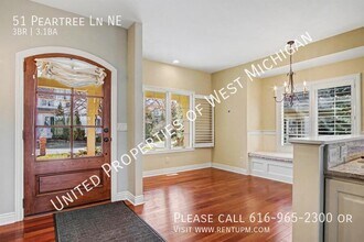 51 Peartree Ln NE in Grand Rapids, MI - Building Photo - Building Photo