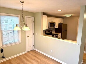 101 Marlborough St in East Greenwich, RI - Building Photo - Building Photo