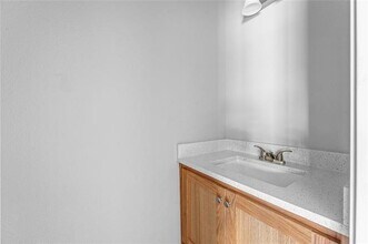 932 W Shirley St in Stephenville, TX - Building Photo - Building Photo