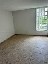 8840 Fontainebleau Blvd, Unit 401 in Miami, FL - Building Photo - Building Photo