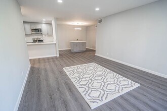 25716 N Player Dr in Valencia, CA - Building Photo - Building Photo