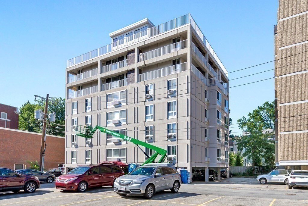 4 Trowbridge Pl in Cambridge, MA - Building Photo