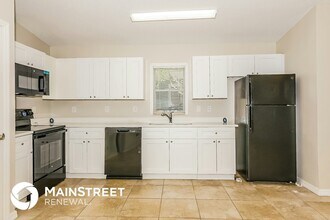 824 Pinewood St in Daytona Beach, FL - Building Photo - Building Photo