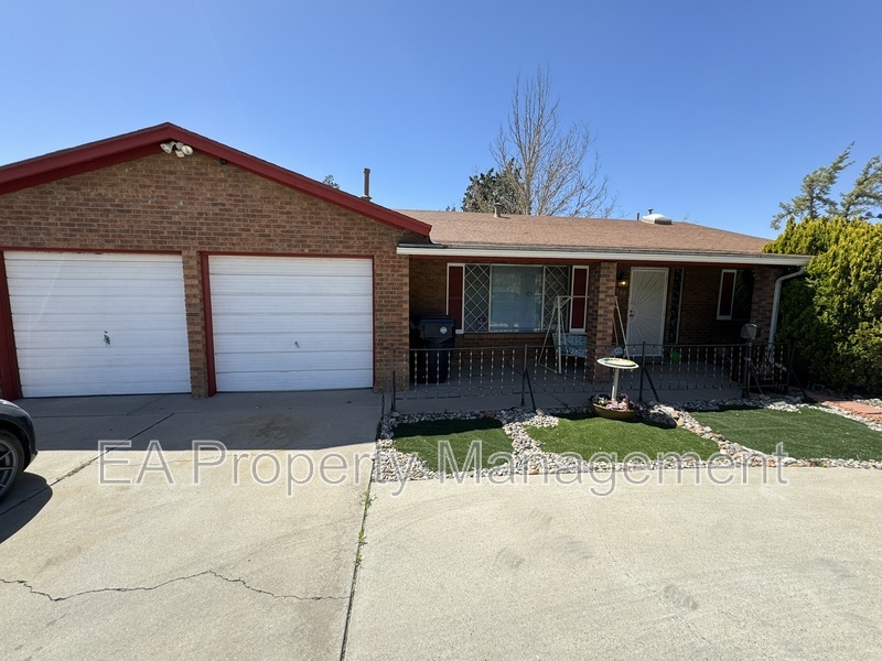 6109 McKinney Dr NE in Albuquerque, NM - Building Photo