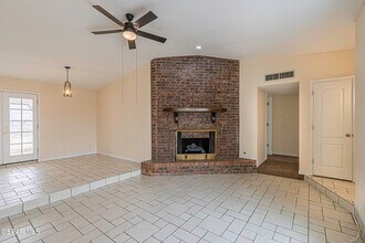 11301 Tom Ulozas Dr in El Paso, TX - Building Photo - Building Photo