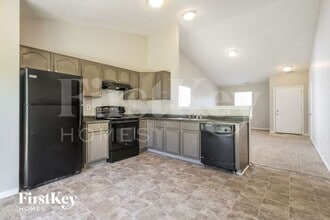 8332 Country Meadows Dr in Indianapolis, IN - Building Photo - Building Photo