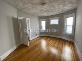 6 Kingsdale St in Boston, MA - Building Photo - Building Photo