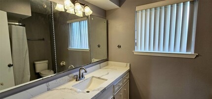 15538 Baybrook Dr in Houston, TX - Building Photo - Building Photo