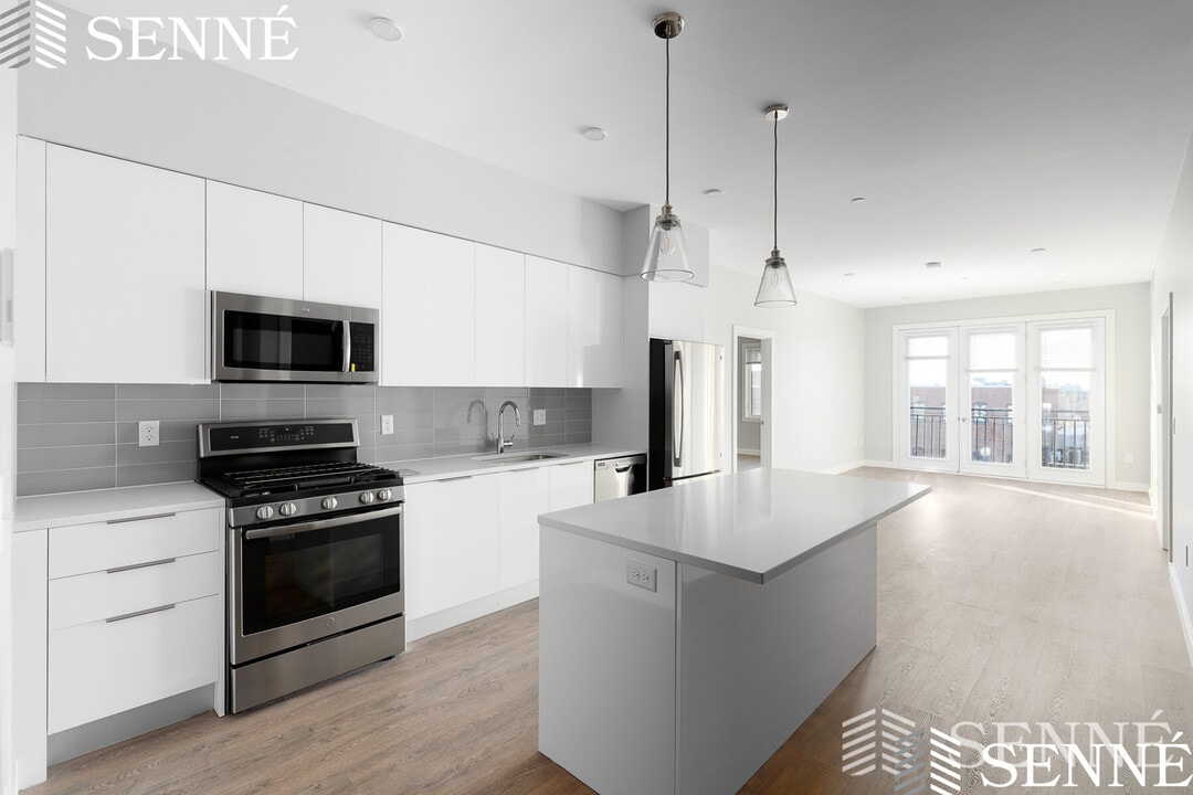 44 Medford St in Somerville, MA - Building Photo