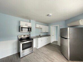 9 Oak St in Nashua, NH - Building Photo - Building Photo