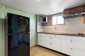 1617 NE Couch St in Portland, OR - Building Photo - Building Photo