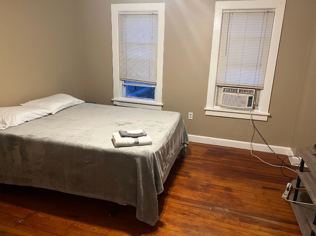 property at 105 E Broad St