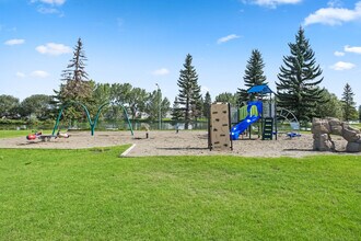 Parkland Village in Spruce Grove, AB - Building Photo - Building Photo