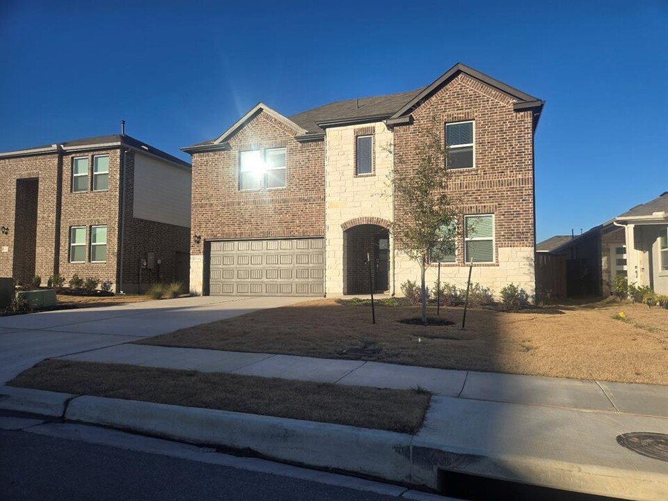 15316 Holloway Dr in Pflugerville, TX - Building Photo