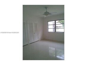 1100 N Shore Dr in Miami Beach, FL - Building Photo - Building Photo