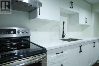 704 Oshawa Blvd N in Oshawa, ON - Building Photo - Building Photo