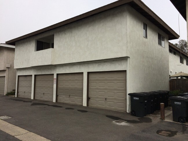 4233 Dana Rd in Newport Beach, CA - Foto de edificio - Building Photo