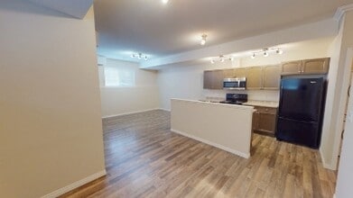 9018 A-90192 92 Ave in Grande Prairie, AB - Building Photo - Building Photo