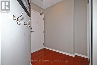 230-1230 King St E in Toronto, ON - Building Photo - Building Photo