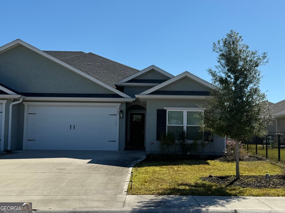 102 Richard Lee Dr in Kingsland, GA - Building Photo