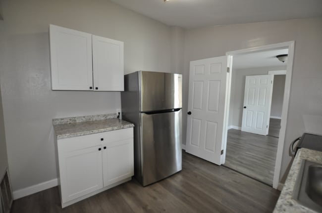 914 23rd St W, Unit A in Bradenton, FL - Foto de edificio - Building Photo