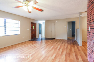 8262 Norbert St in Spring Hill, FL - Building Photo - Building Photo