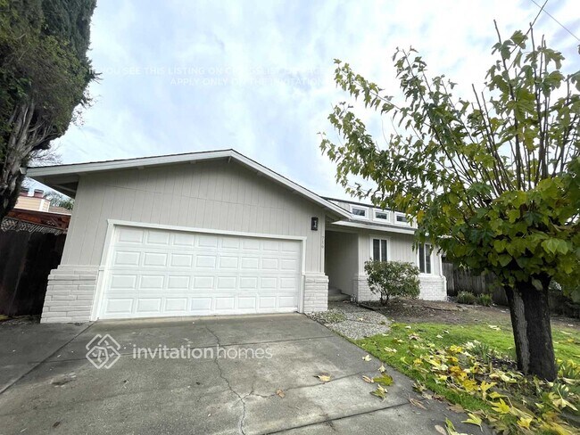 property at 716 Whispering Bay Ln