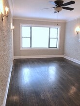 2422 W Fullerton Ave in Chicago, IL - Building Photo - Building Photo