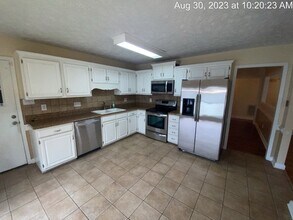 429 Oakgrove Dr in Fayetteville, NC - Building Photo - Building Photo