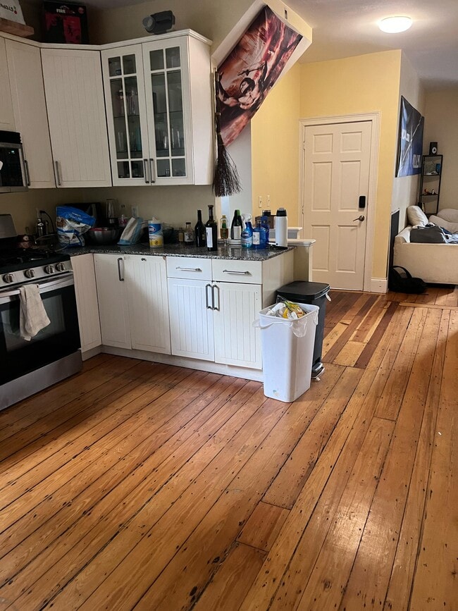 731 Parker St, Unit 1, Unit 1