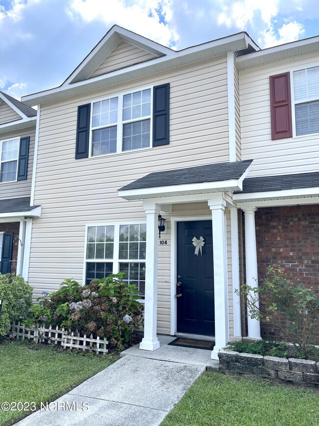 104 Meadowbrook Ln in Jacksonville, NC - Building Photo - Building Photo