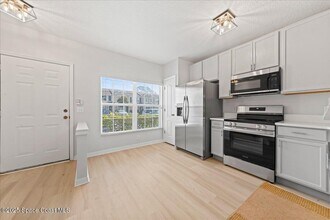 1311 Hampton Park Ln in Melbourne, FL - Building Photo - Building Photo