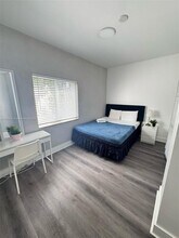 1684 SW 10th St in Miami, FL - Building Photo - Building Photo