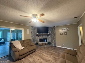 619 Olmstead Dr in Hinesville, GA - Foto de edificio - Building Photo