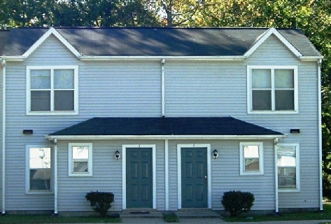 Colonial Beach Village in Colonial Beach, VA - Foto de edificio