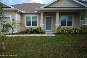 153 Oakcrest Ave NE in Palm Bay, FL - Building Photo - Building Photo