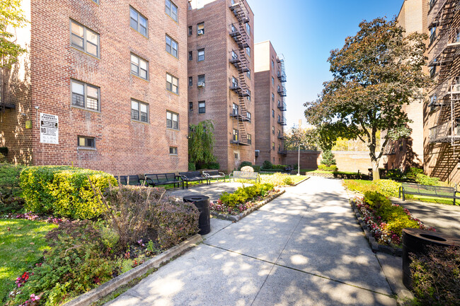 139-19 31st Rd in Flushing, NY - Building Photo - Building Photo