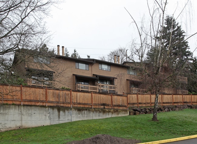 BEAR CREEK APARTMENTS in Redmond, WA - Building Photo - Building Photo