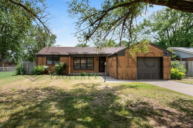 7315 W Galoway in Wichita, KS - Building Photo - Building Photo