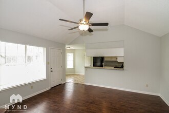 6354 Amanda Oaks Cir N in Memphis, TN - Building Photo - Building Photo