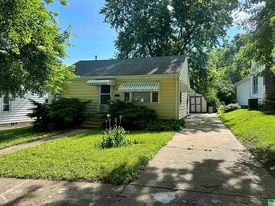 3252 Nebraska St in Sioux City, IA - Building Photo