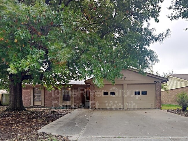 9703 La Rochelle Dr